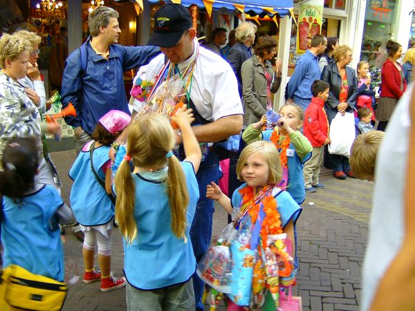 20080523201103 Rene krijgt onderweg ook heel veel